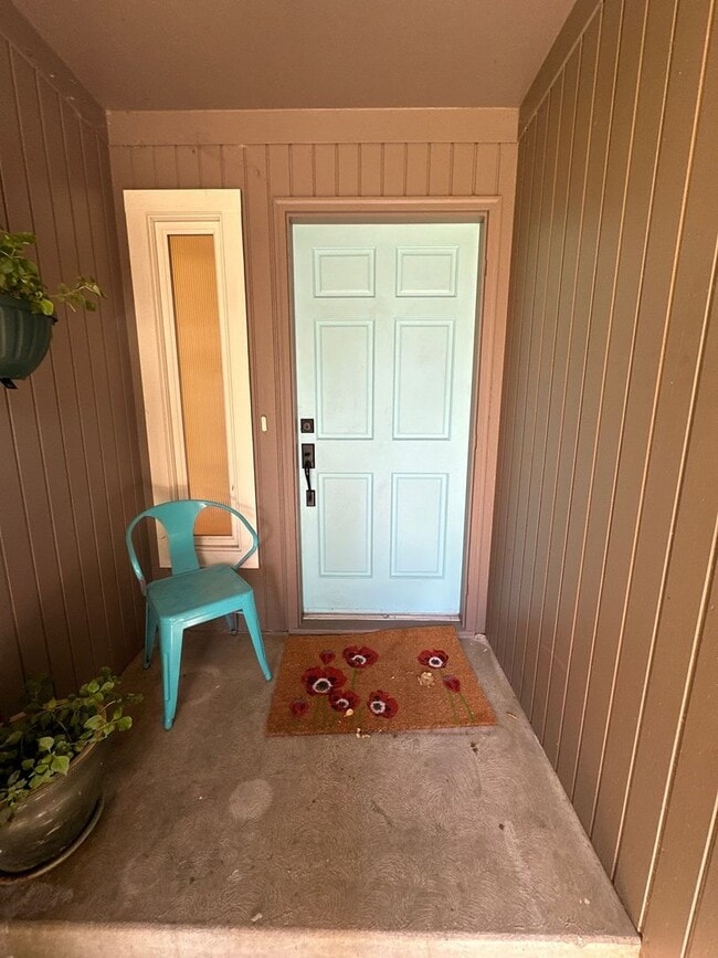 Building Photo - 1985 Benson Ave