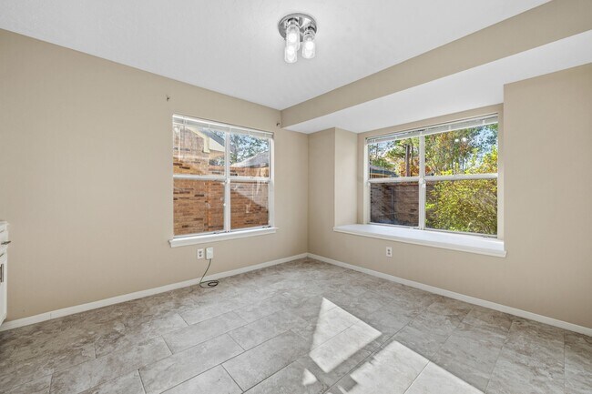 Foto del edificio - 3330 Beech Point Dr