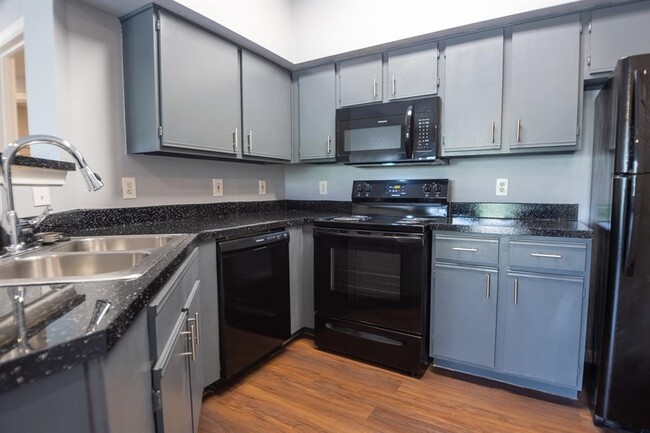 Foto del edificio - 2320 Gracy Farms Ln