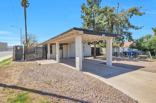 Foto del edificio - 3901 W Hadley St