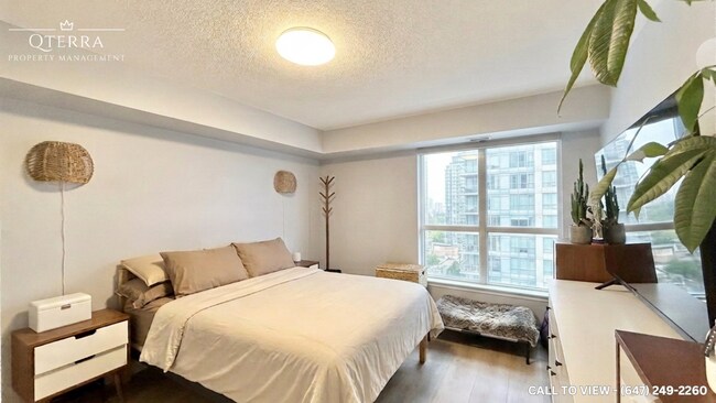 Photo du bâtiment - 872 Sheppard Av W