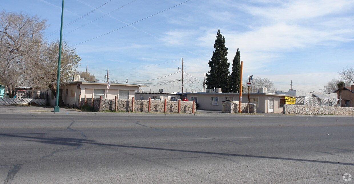 Primary Photo - 7263 Alameda Ave