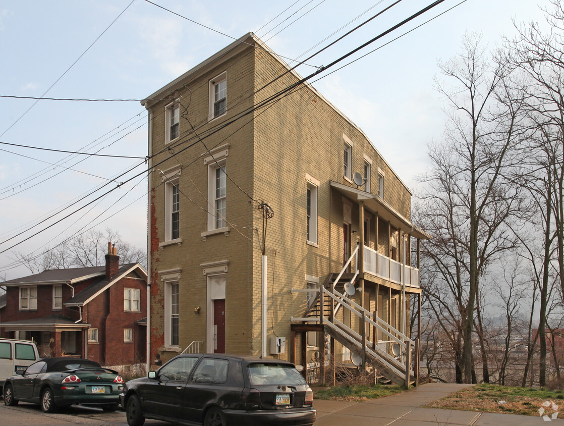 Primary Photo - 2342 Wilder Ave
