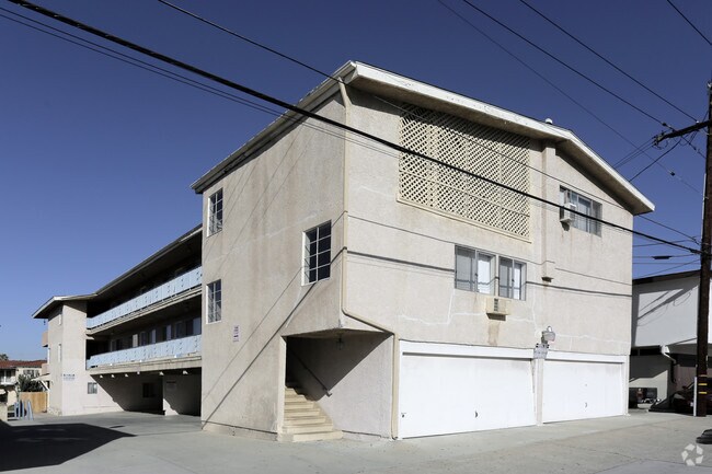 Foto del edificio - 6318 Comstock Ave