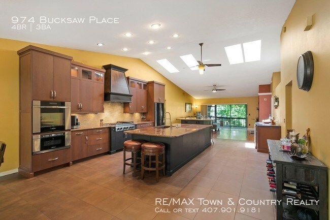 Foto del edificio - Longwood Lakefront Rental Home