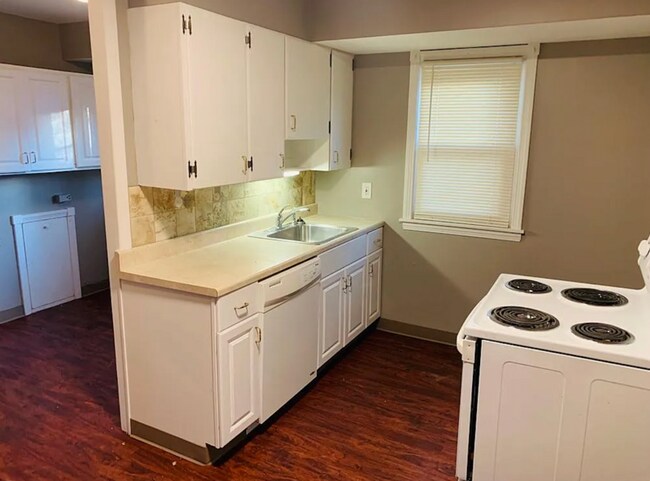 Foto del edificio - 23292 Williams Ave