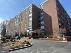 Foto principal - 6100 Henry Ave