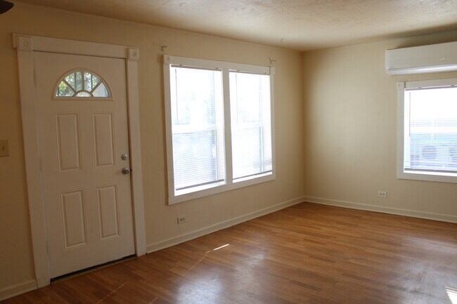 Foto del edificio - 4325 SE Cedar St