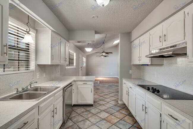 Foto del edificio - 5117 Bahama Dr