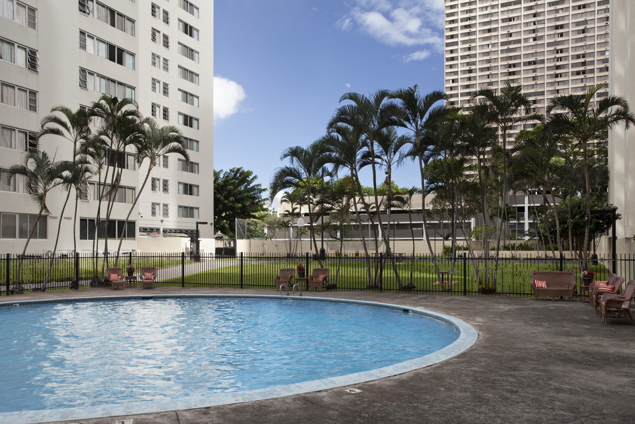 Foto principal - Maunakea Tower Apartment Homes