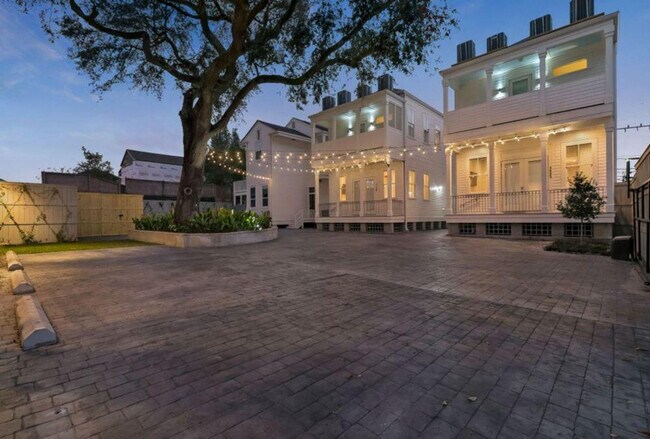 Foto del edificio - 1525 Carondelet St