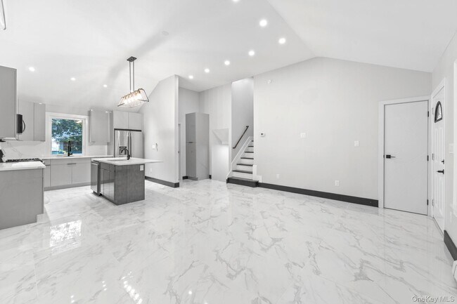 Building Photo - 86-14 Francis Lewis Blvd