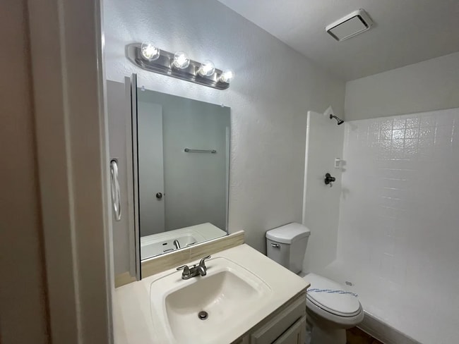 Foto del edificio - 4508 W Gardenia Ave