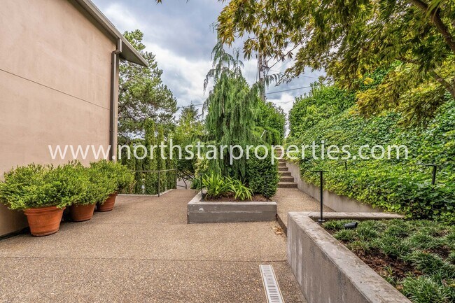 Building Photo - West Hills Contemporary with Breathtaking ...