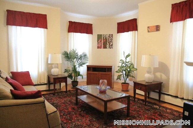 Building Photo - 123-125 Hillside St.