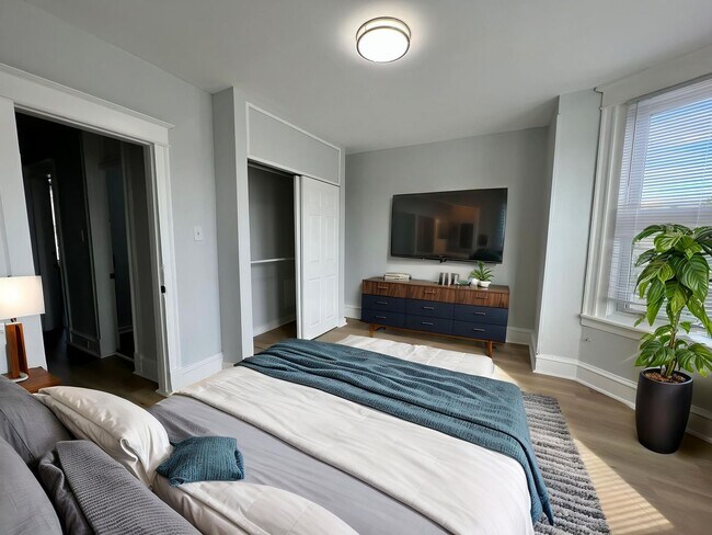 Foto del edificio - Remodeled Large 3bd/1 House with Rear yard...