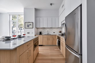 Interior Photo - 10 Halletts Point