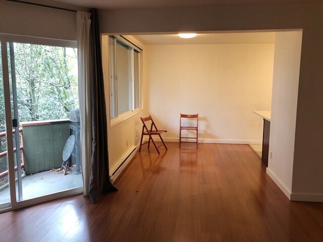 Building Photo - $200 OFF Move In! Cute Condo In Hillsdale!