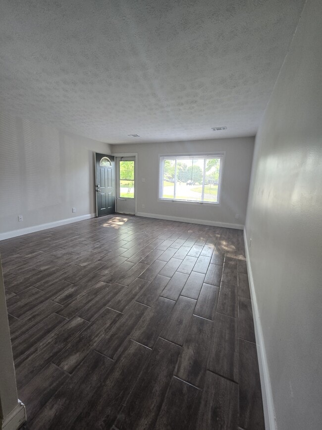 Photo - 996 Brookcrest Dr House