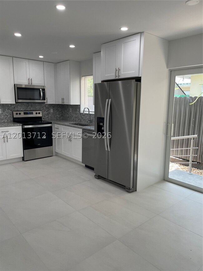 Foto del edificio - 6820 SW 13th St