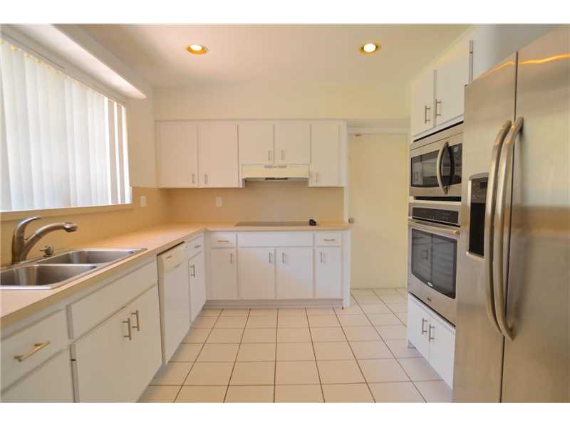 Building Photo - 6901 Almansa St