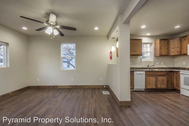 Building Photo - 3 br, 1 bath House - 2907 Maple St