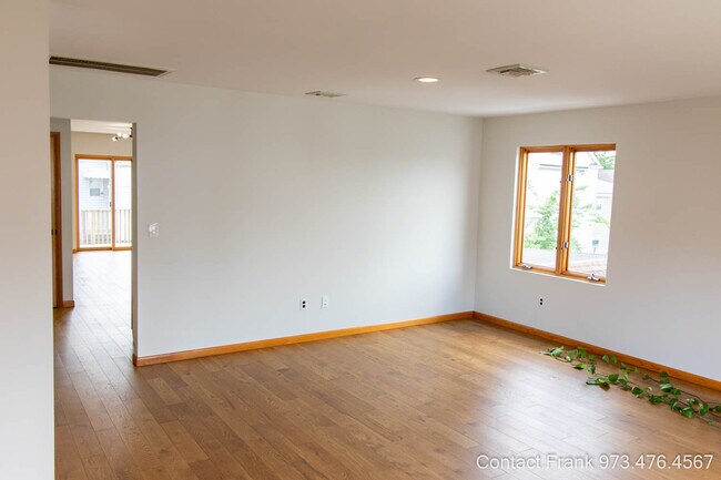 Living Area - 51 Bayliss St