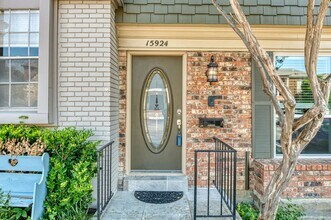 Building Photo - 15924 Coolwood Dr