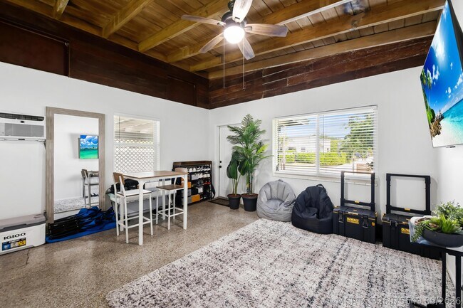 Foto del edificio - 1705 NW 6th Ave