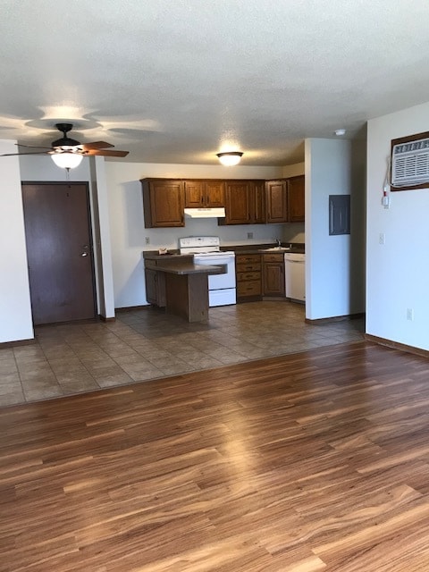Kitchen - River's Edge Apartments