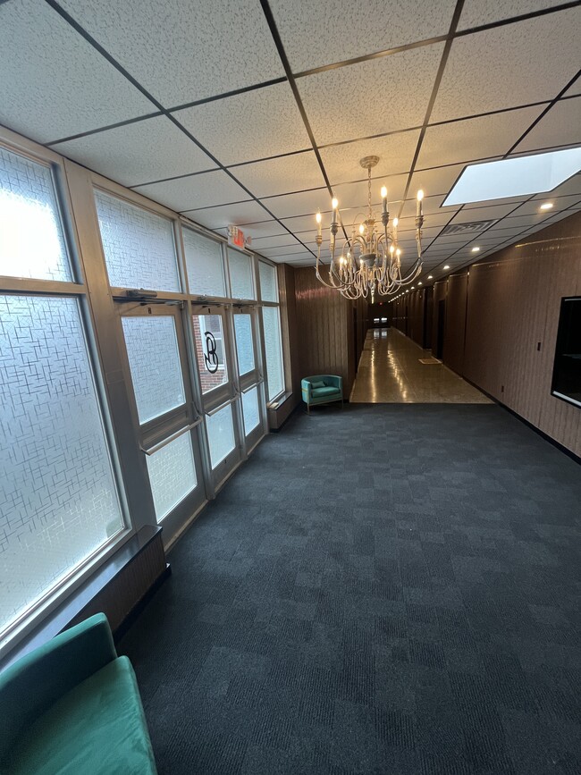 Foto del edificio - 64 Sand Creek Rd