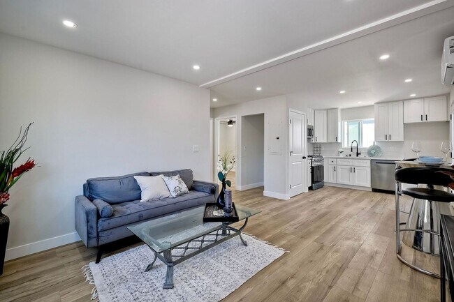 Foto del edificio - Coastal Living at Its Finest – Brand-New 2 Bedroom Near Imperial Beach!