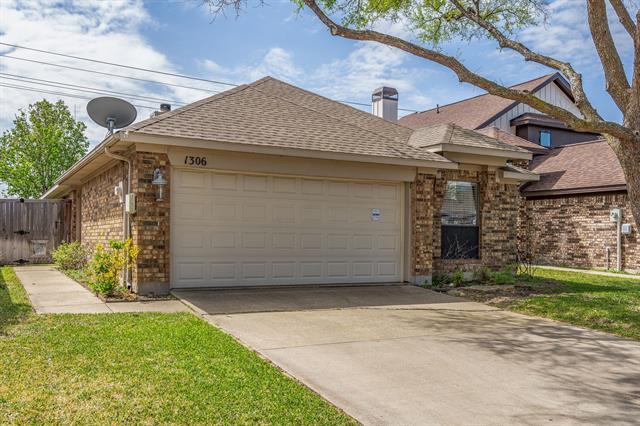 Foto del edificio - 1306 Daffodil Ln