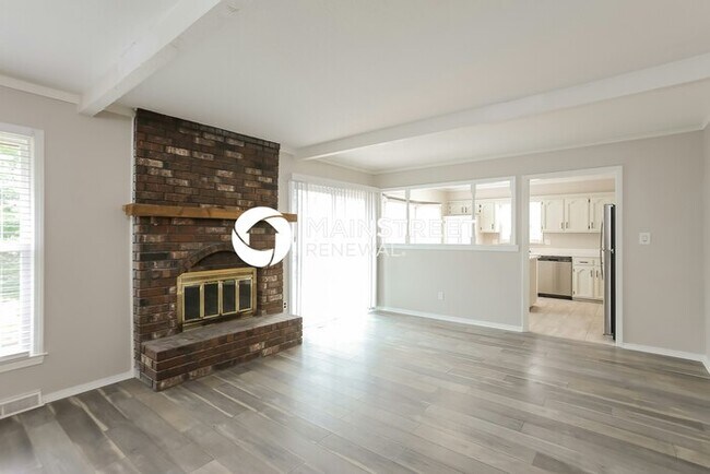 Foto del edificio - 4 Bedroom Pet-Friendly Home in Kansas City...