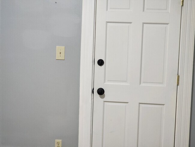 Apt Front Door - 413 N Maple Ave