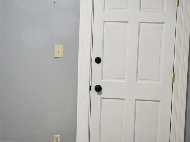 Apt Front Door - 413 N Maple Ave