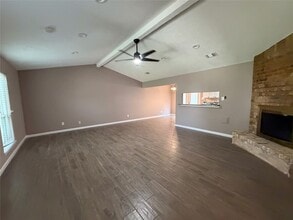 Building Photo - 2118 Marot Dr