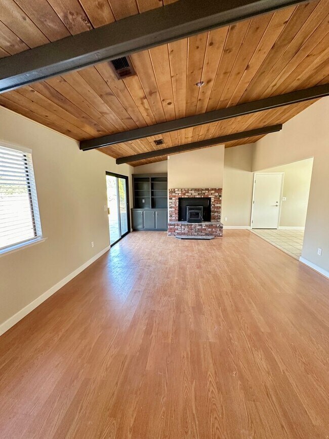 Foto del edificio - New to the Rental Market 3 Bedroom 2 Bathr...