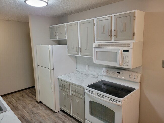 Building Photo - 3917 Heritage Hills Dr