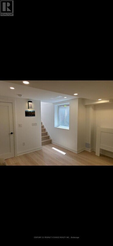 Photo principale - 1056 CHARMINSTER Crescent
