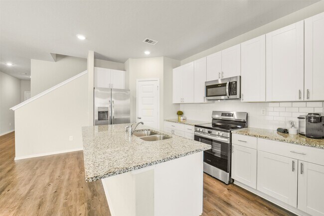 Foto del edificio - 21610 Desert Lilly Rd