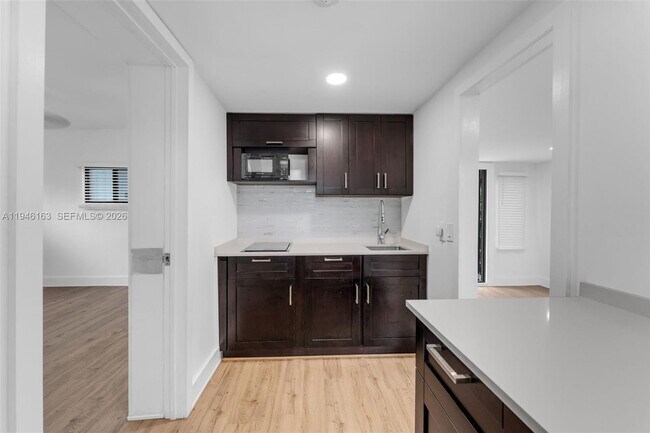 Foto del edificio - 5790 SW 5th St