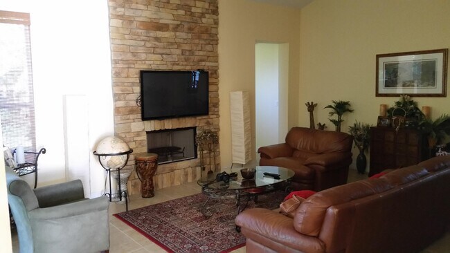 Building Photo - 3073 SW Savona Blvd