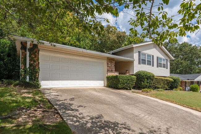 Foto del edificio - 404 A Hanes Blvd