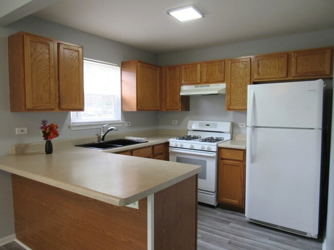 Foto del edificio - 1202 N Red Oak Cir