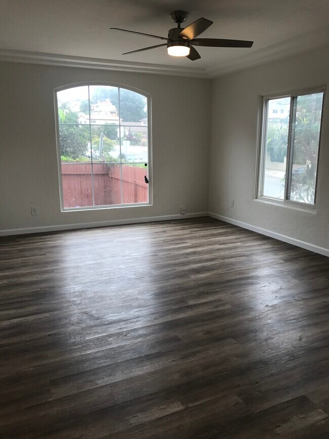 Foto del edificio - 2157 Catalina Blvd