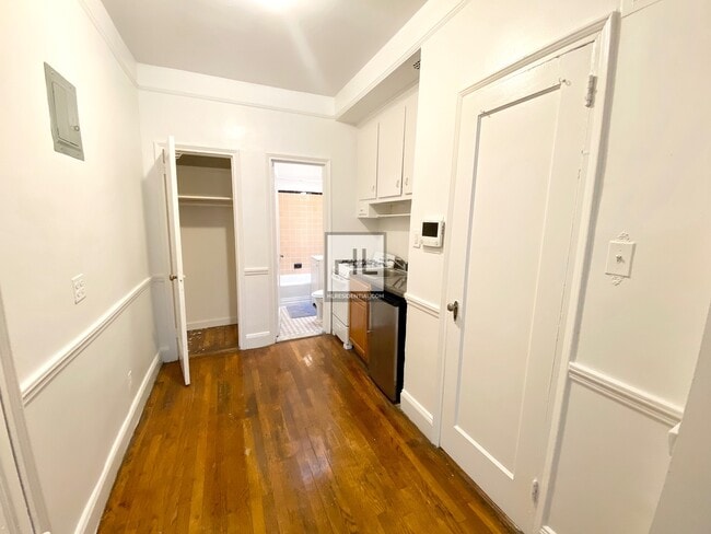 Building Photo - EAST 53 STREET