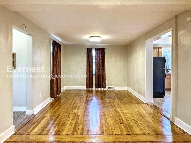 Foto del edificio - 5215 Muth Ave