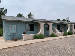 Building Photo - 942 Red Tail Hawk Dr