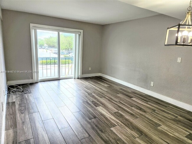 Building Photo - 1201 SW 42nd Ave